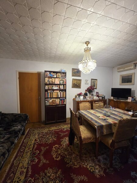 Titan, Strada Solidaritatii, 3 camere, etaj 1/4, zona verde si linistita.